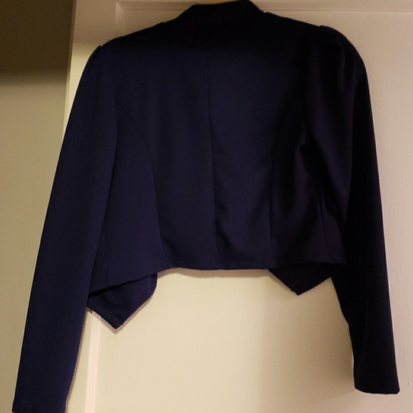 Blazer - Picture 3 of 3